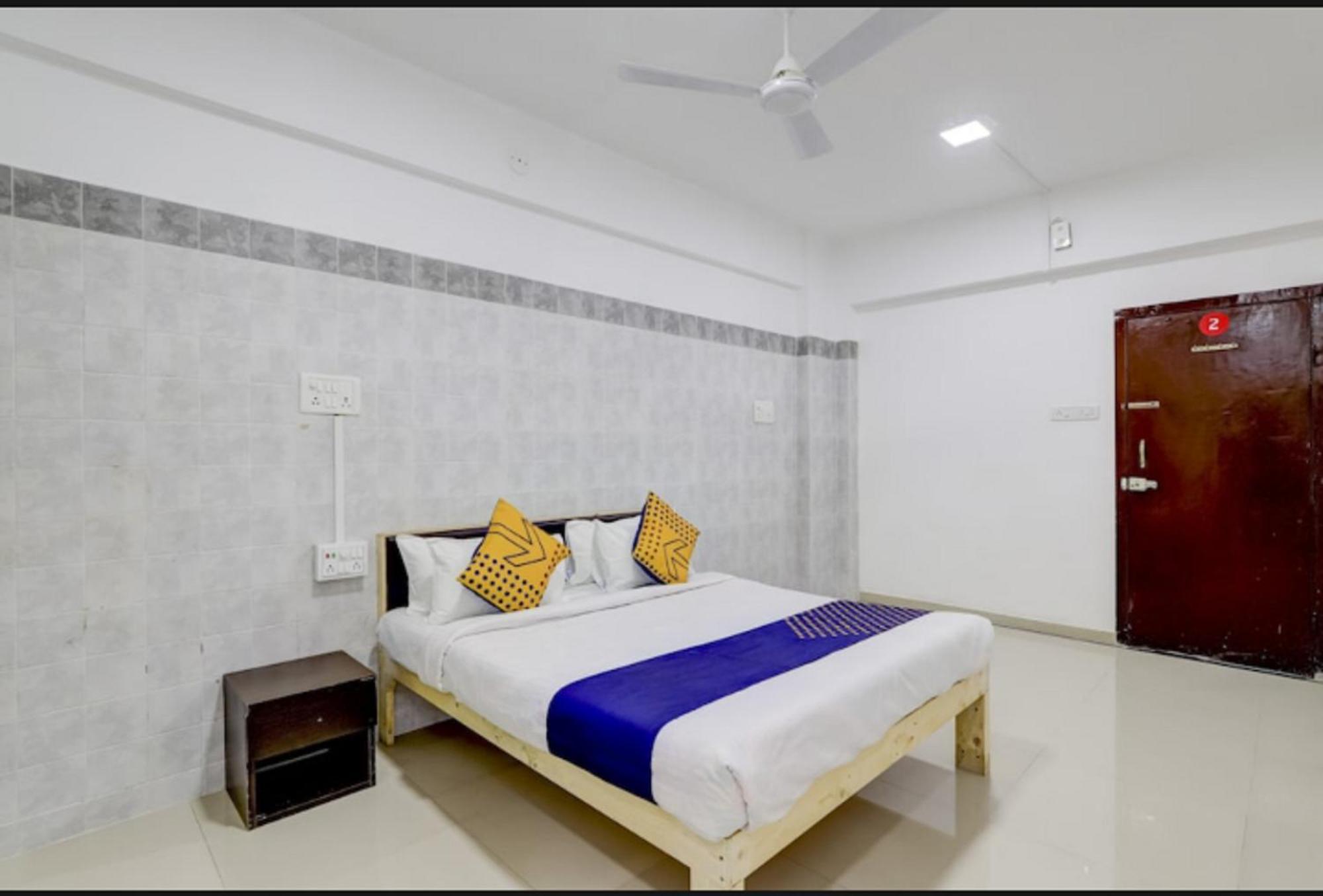 Hotel Nexus Surat Dış mekan fotoğraf