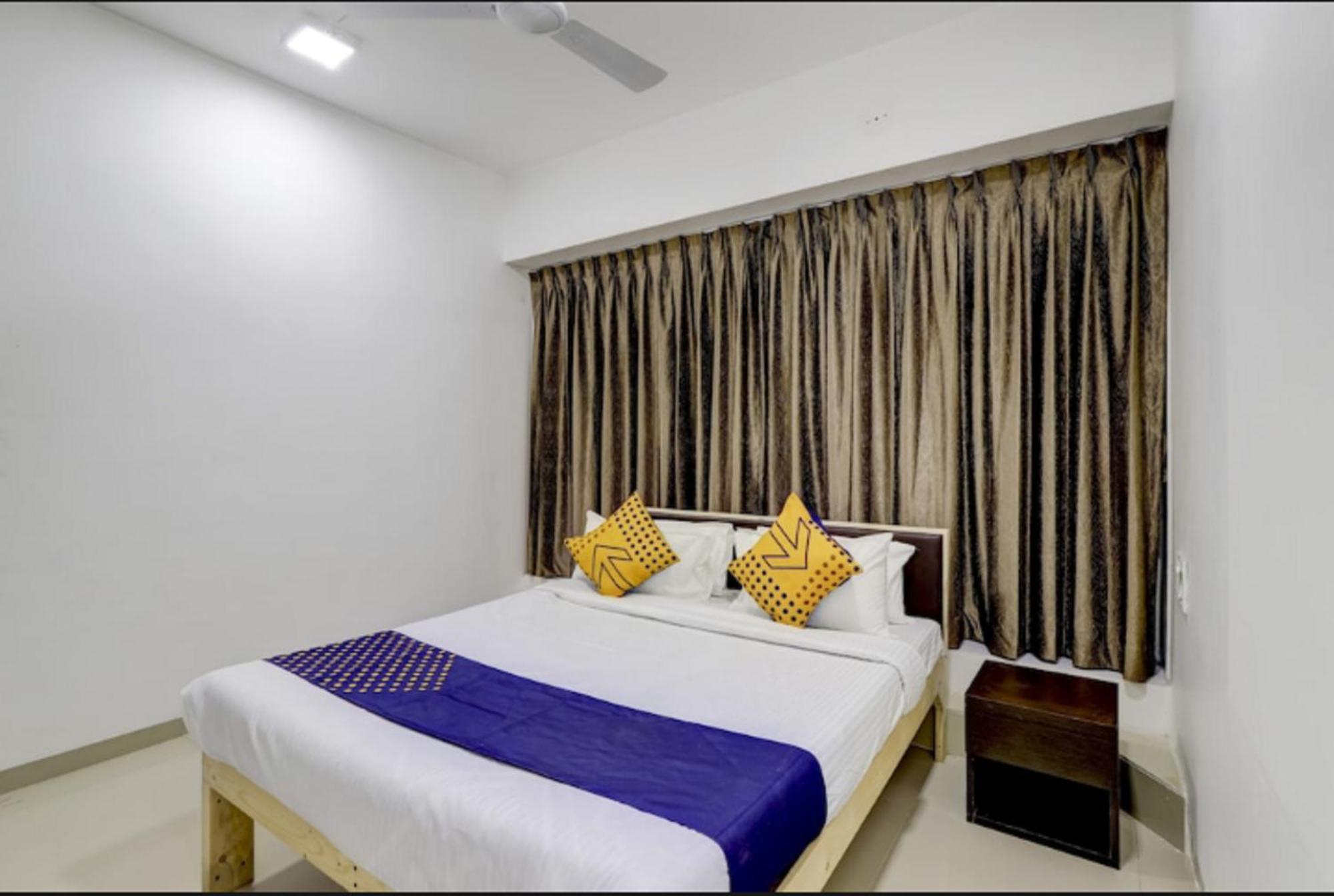 Hotel Nexus Surat Dış mekan fotoğraf